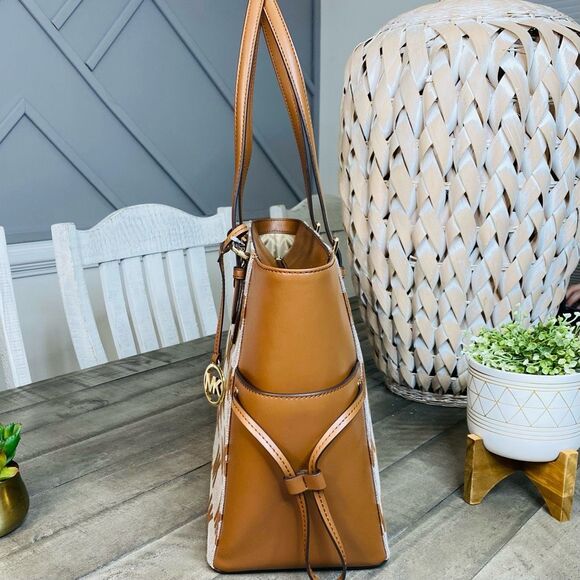 Michael Kors Women's Gilly Logo Jacquard Large Drawstring Travel Tote - Picture 3 of 11